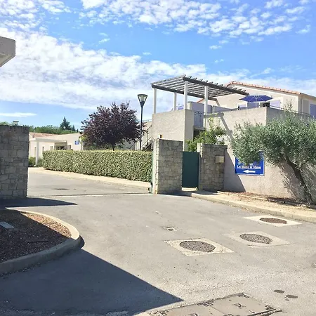 Les Sources De Manon Apartmán